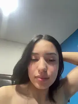 Chiqui_a19  live sex cam