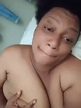 Iluvgreens  live sex cam