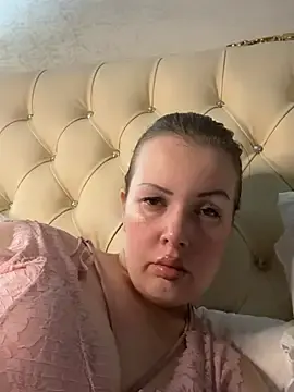 Piccolamonella29  live sex cam