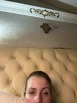 Piccolamonella29  live sex cam
