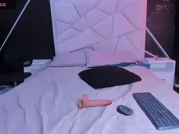 Julietakiim  live sex cam