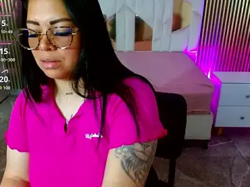 Martinna_tay  live sex cam