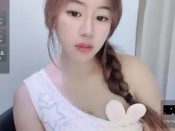 Abigail-3  live sex cam