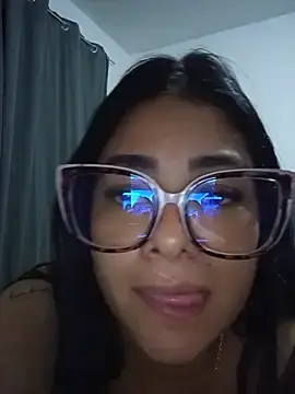 Nicolsalass  live sex cam
