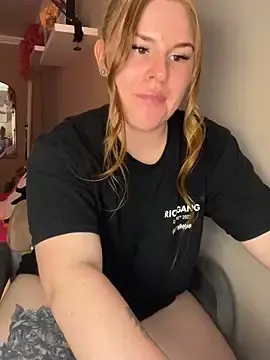 RedFoxQueen  live sex cam