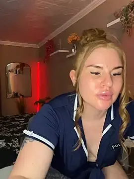 RedFoxQueen  live sex cam