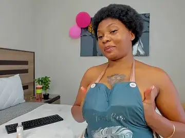 Renee-18  live sex cam