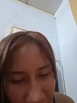 Ojitoslindos30  live sex cam