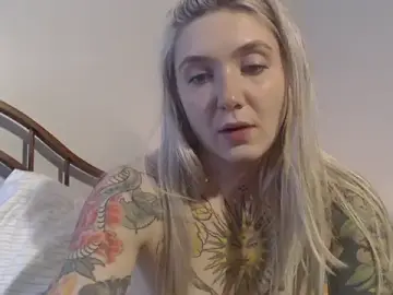 Tattoobbgirl  live sex cam