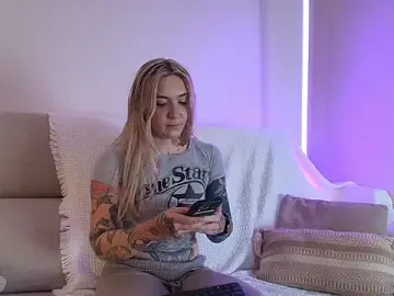 Tattoobbgirl  live sex cam