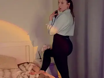 WakeUpKitty  live sex cam