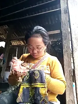 Giang7711  live sex cam