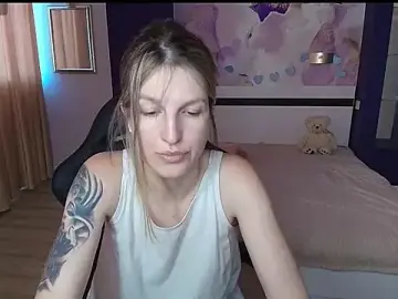 EmilyWalkeri  live sex cam