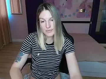 EmilyWalkeri  live sex cam