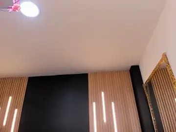 EvaaLovia1  live sex cam