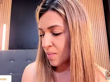 EvaaLovia1  live sex cam