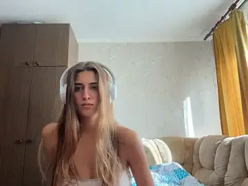 MarleenHaynie  live sex cam