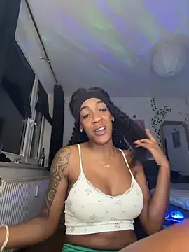 Perla62  live sex cam