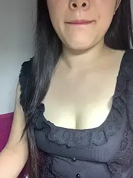 Bongbong_tt  live sex cam