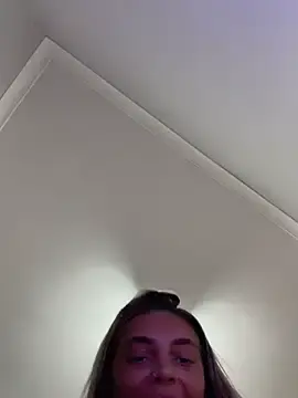 IndiaHughesUkx  live sex cam