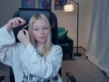 LiliInyart  live sex cam