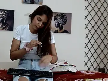 Skinnybarbie022  live sex cam