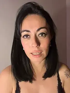 BrattyYanii  live sex cam