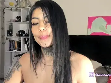 Thedollhoney  live sex cam
