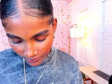 Halleylorens  live sex cam