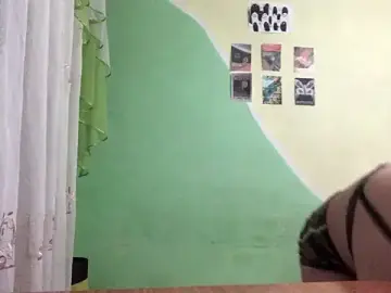 HalcyonHugX  live sex cam