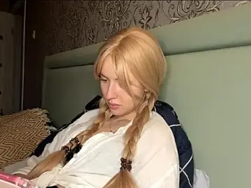 Cutieblondyy  live sex cam