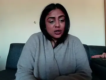 Indianishkq7  live sex cam