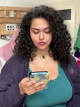 Curvydesifromgermany  live sex cam