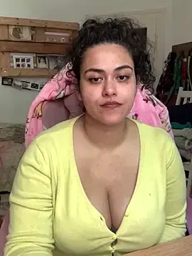 Curvydesifromgermany  live sex cam