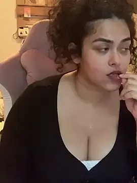 Curvydesifromgermany  live sex cam