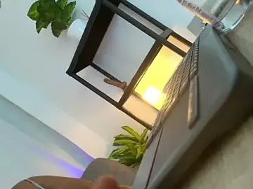 Megan-Small  live sex cam