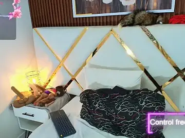 Slut_Milf_  live sex cam
