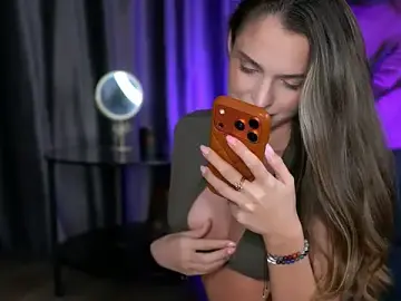 EsmeAinsley  live sex cam