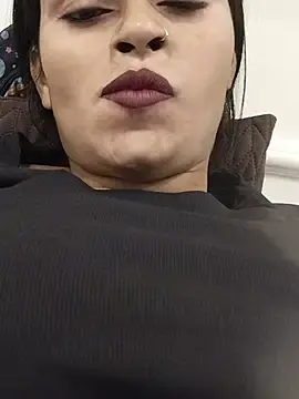 Raseeli_bhabhi1  live sex cam