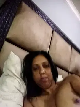 Zara4u  live sex cam