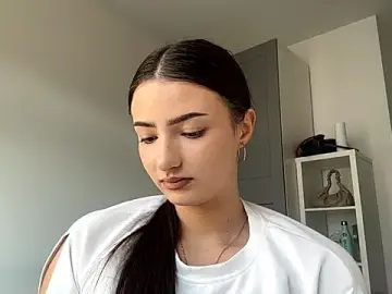 Ausin_queen  live sex cam