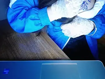 Maian_love  live sex cam