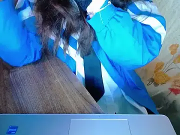 Maian_love  live sex cam