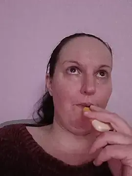 BustyLadyAlma  live sex cam