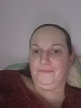BustyLadyAlma  live sex cam