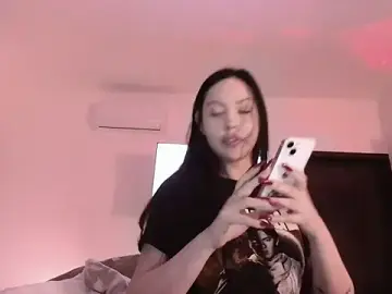 DreamGirl18  live sex cam