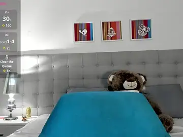 HollyBlondde  live sex cam