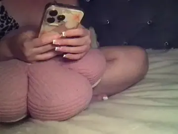 Femmefatalebabe  live sex cam