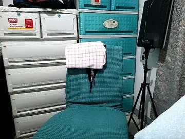 Nhayasquirt  live sex cam