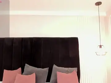 Valy_shyness  live sex cam